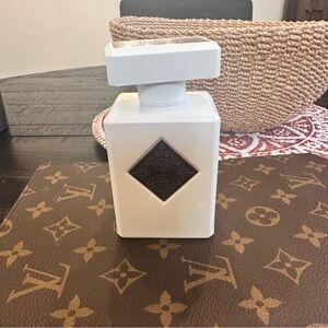 Authentic New Niche perfume.  Unisex.  Initio Paragon